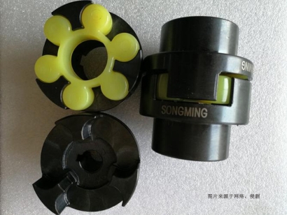 日本橡膠套進口報關資料到上海外高橋設備配件案例