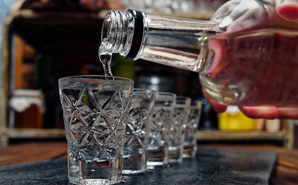 伏特加酒進(jìn)口報(bào)關(guān)所需資料有哪些?進(jìn)口酒類資料 伏特加酒進(jìn)口報(bào)關(guān)