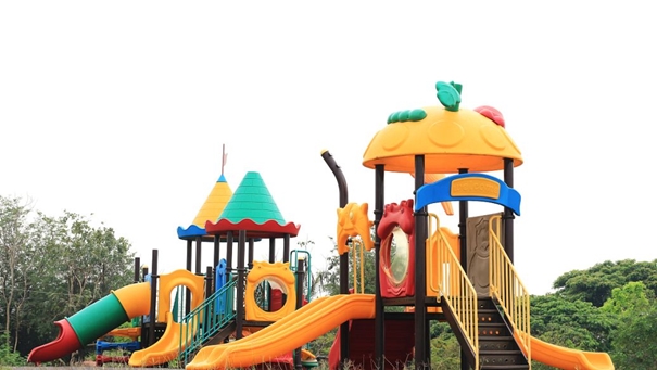 1638874490550227.jpg 進口兒童游樂設(shè)備清關(guān)常見的4個問答_副本.jpg