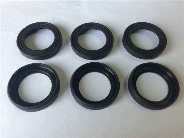 1585875574109655.jpg 天然橡膠進(jìn)口報(bào)關(guān)